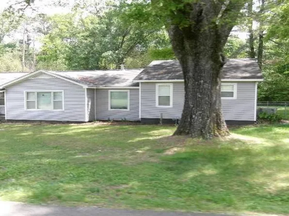 1004 Pinewood Ave, Bessemer, AL 35023