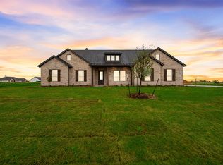 12112 Crystal Dr, Krum, TX 76249