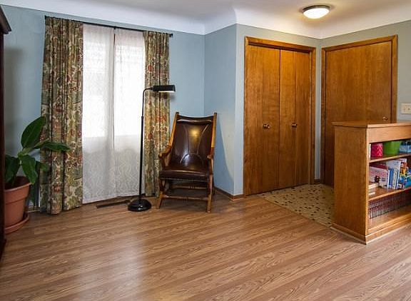 2nd image of 1671 Hewitt Ave