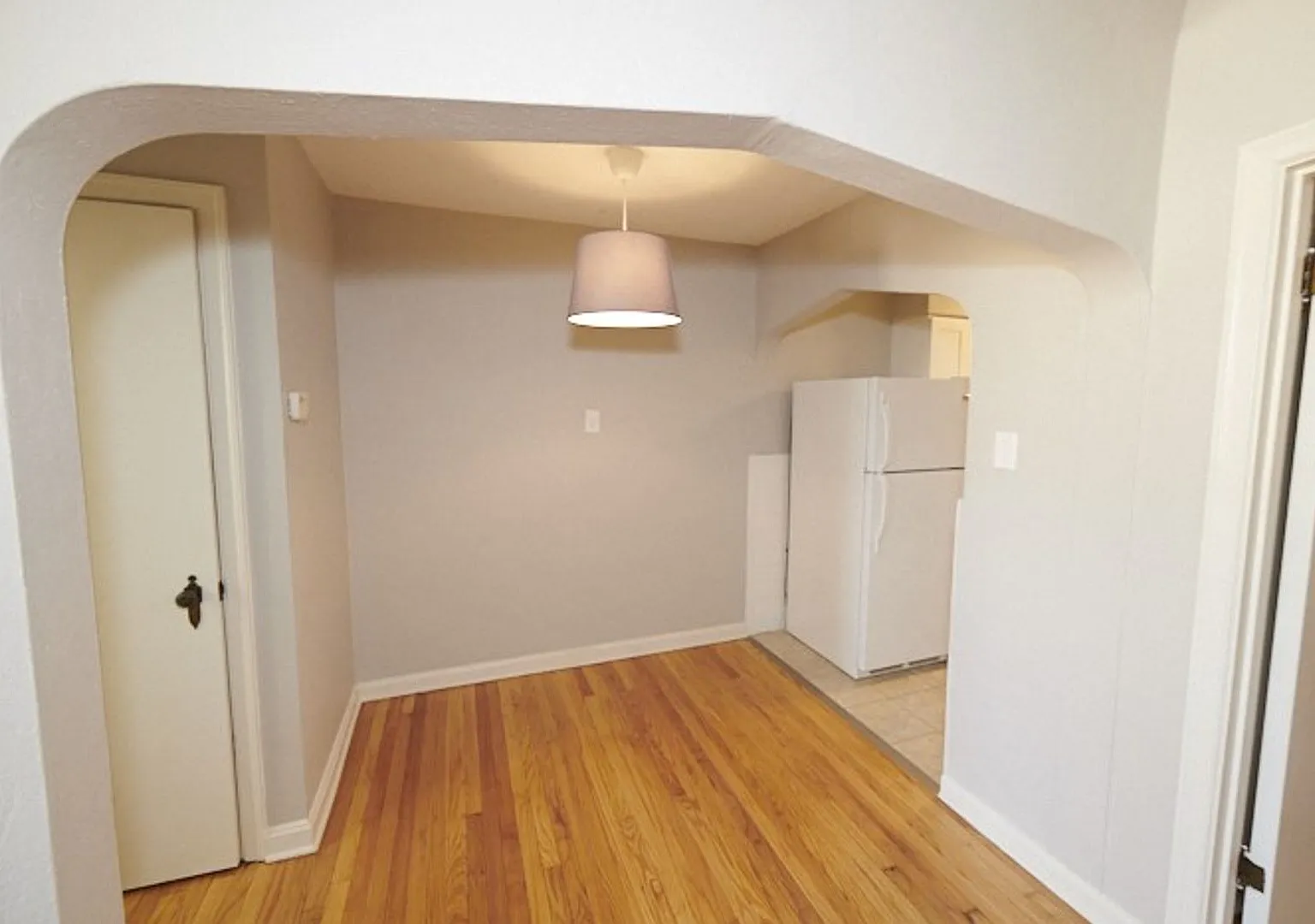 5835-45 Lindenwood Avenue — Photo 3
