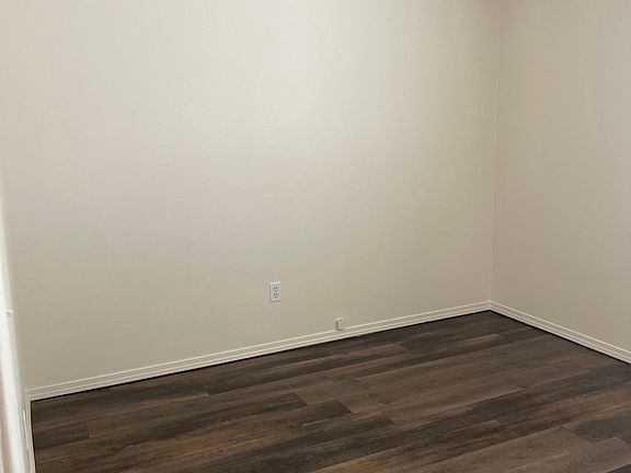 5th image of 833 S Division St #D-1
