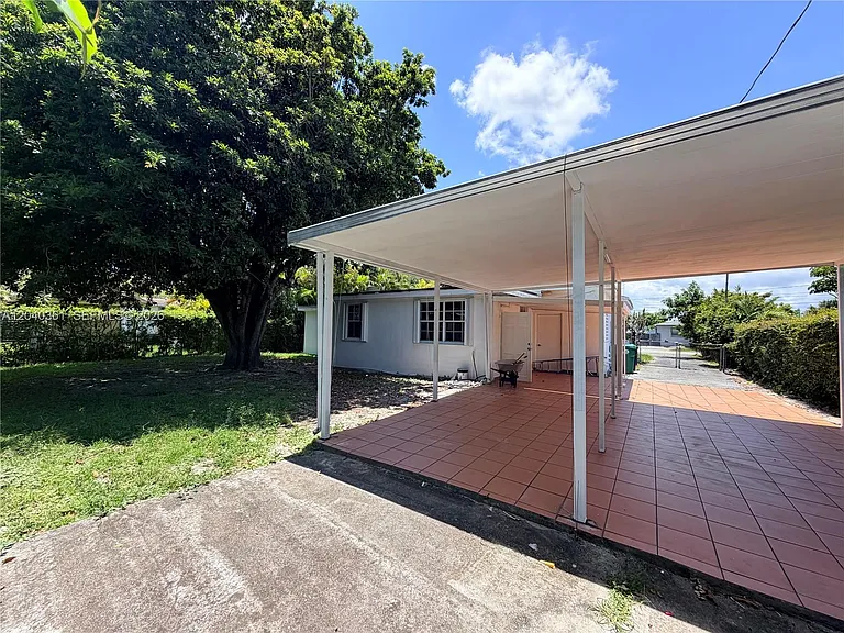 1525 SW 76th Ct — Photo 16
