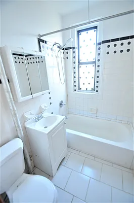 Rented by CITY SKYLINE REALTY INC | media 8