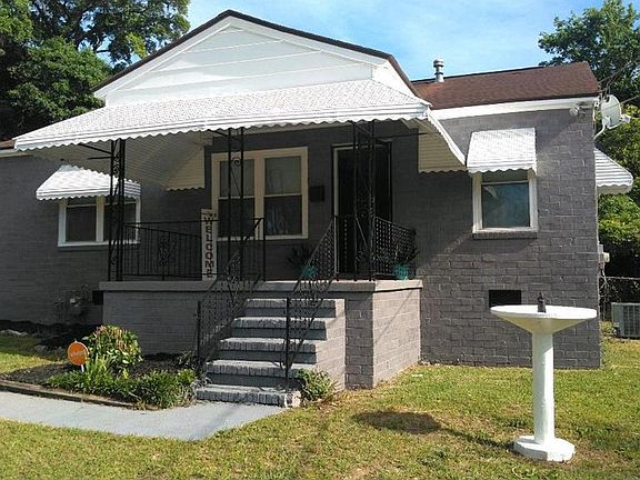 2nd image of 3022 Baldwin St