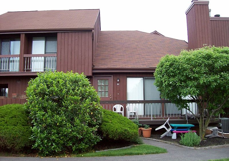 1st image of 26 BLOOMINGDALE DR 3C #3C