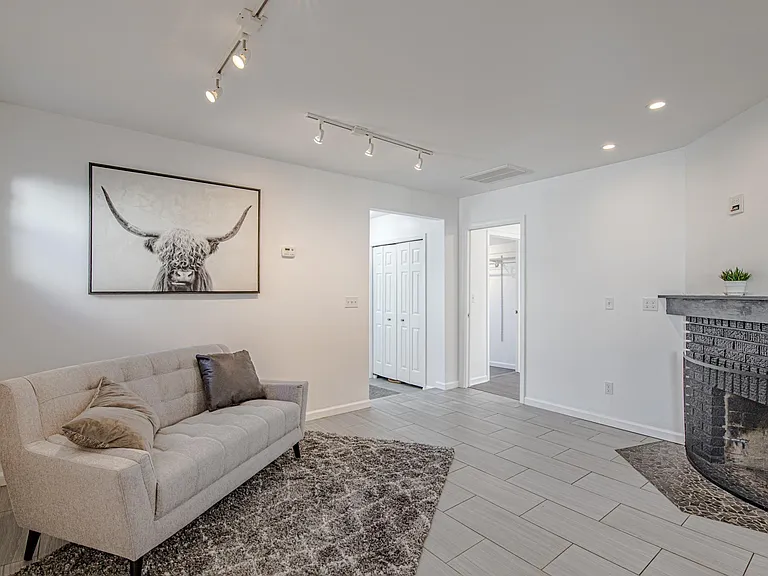 114 Mull Ave — Photo 15