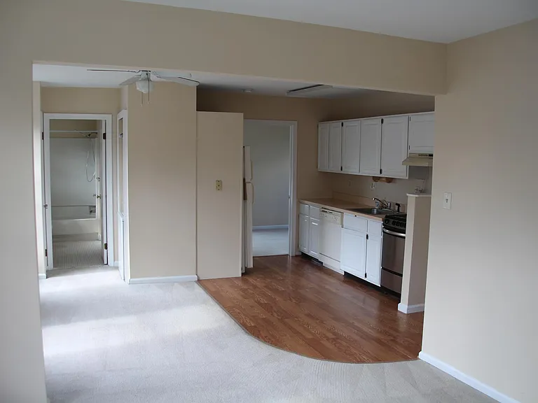 715 Berwyn Ave #2BR — Photo 5