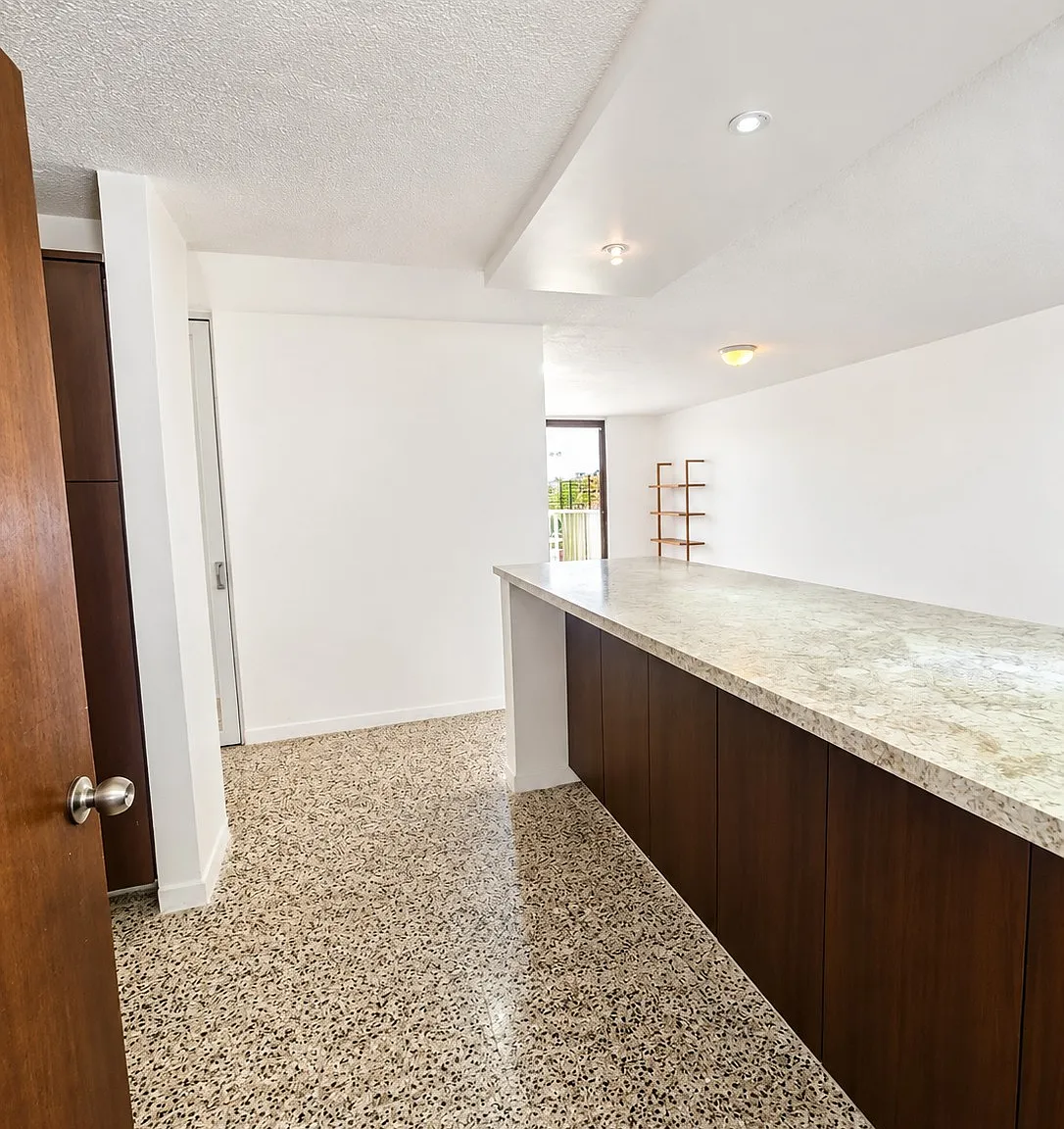 2 bed, 1200 sqft, $1,800 — Photo 2