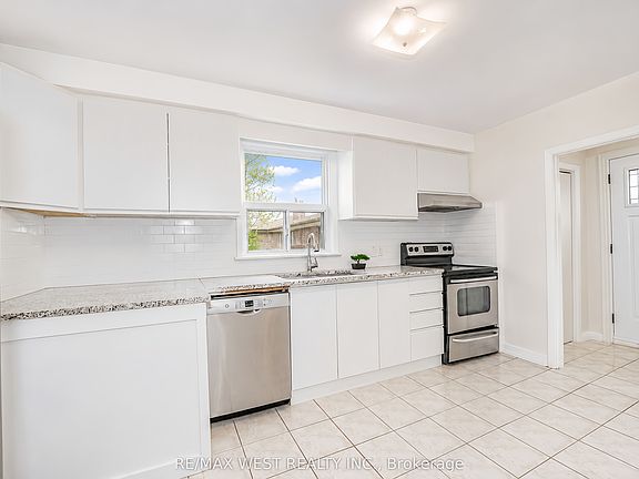 4th image of 23 Irwin Rd