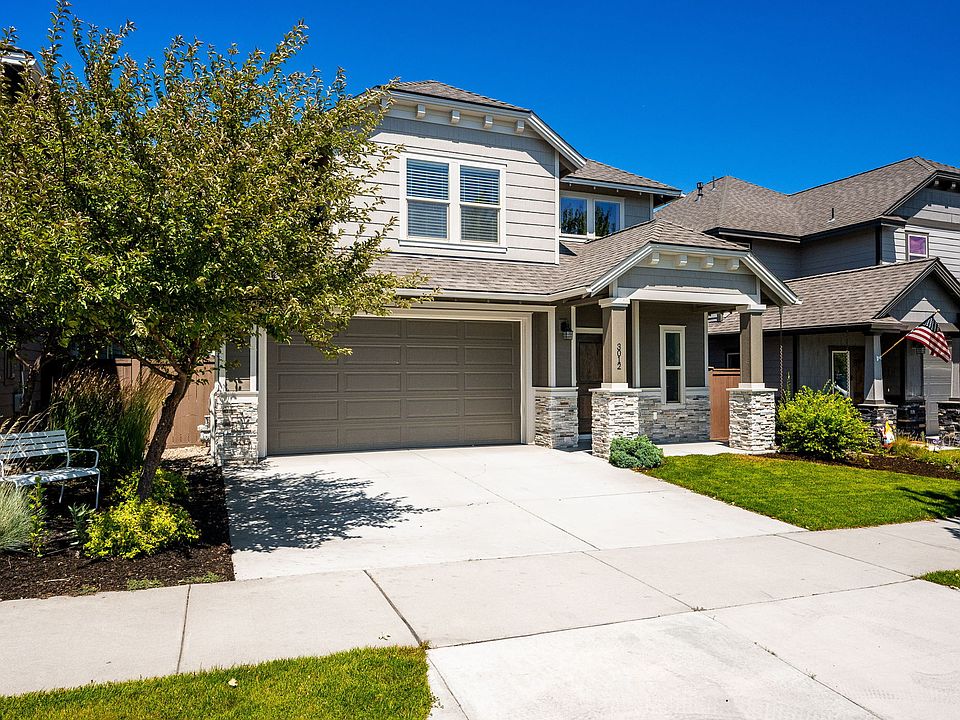 1st image of 3012 NE Flagstone Ave