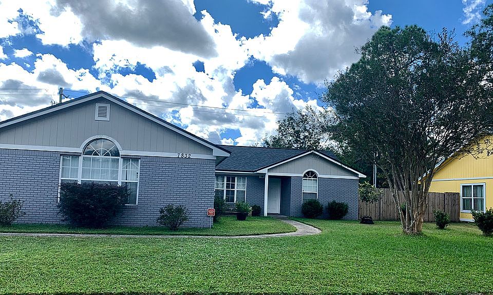 1st image of 7832 Hunters Lake Cir S