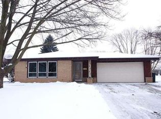 5101 Russell Ct E, Greendale, WI 53129