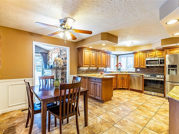 4th image of 59 Angelus Dr