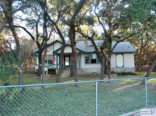 818 Canyon Oaks Dr, Canyon Lake, TX 78133