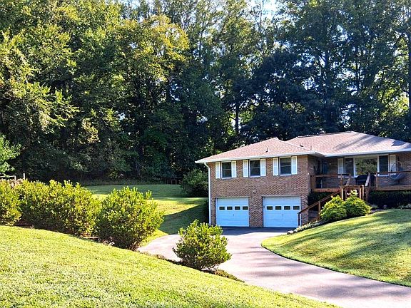 3rd image of 1921 Haven Ln