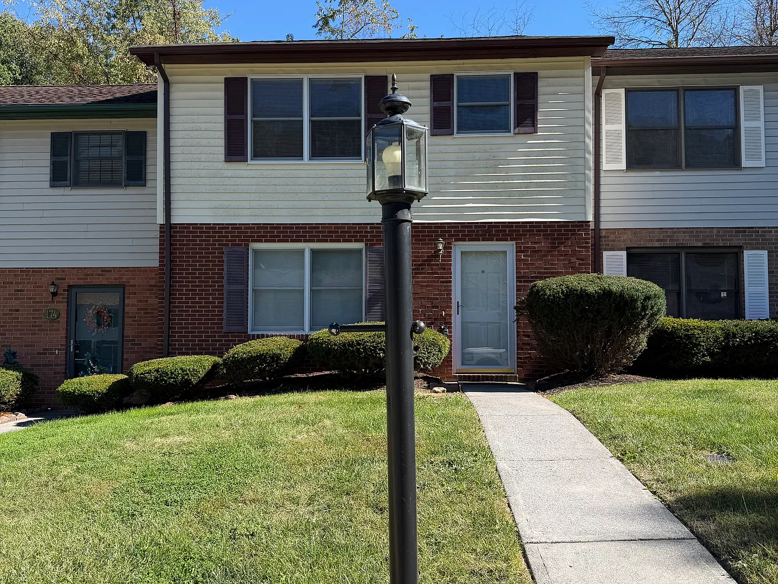 3 bed, 2.5 bath, 1320 sqft, $1,550 — Photo 1