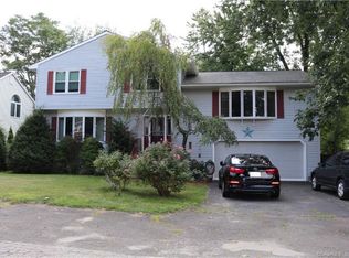 16 Calo St, Waterbury, CT 06708