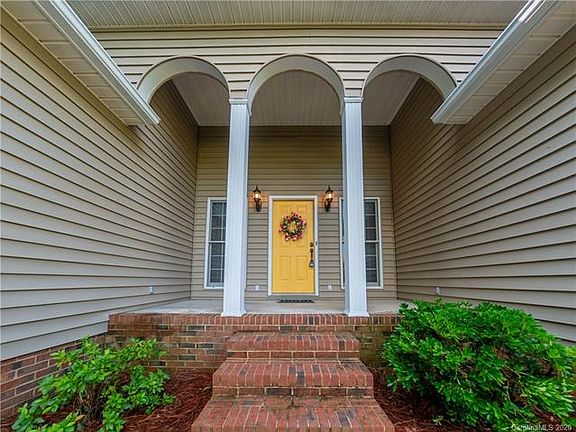 2nd image of 1269 Blairwood Ct