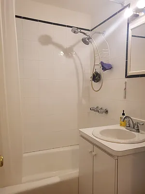 Rented by Frank Valvo Real Estate | media 10