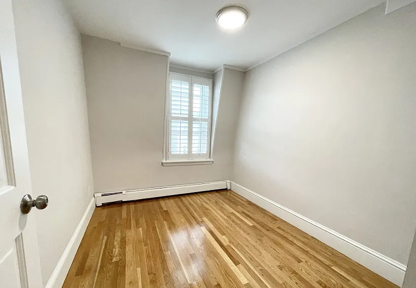 5 bed, $6,500 — Photo 3