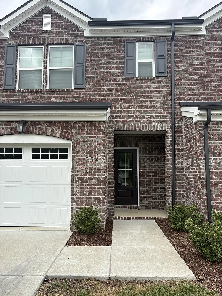 Building Photo - 552 Medwyk Dr
