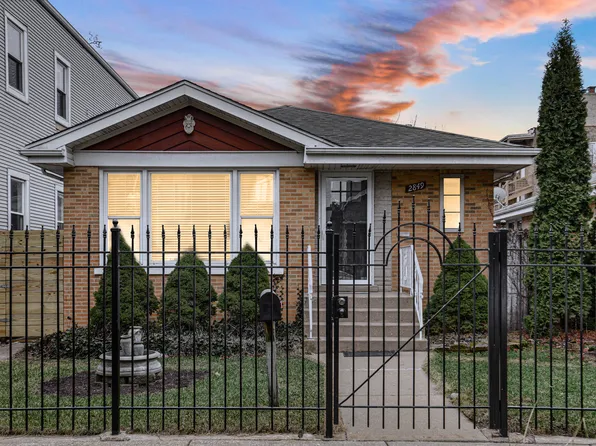 2849 W Fletcher St, Chicago, IL 60618