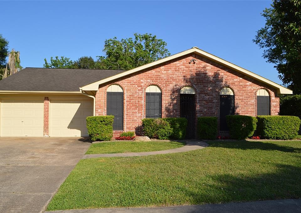 1st image of 4826 Cairnleigh Dr