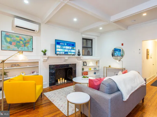 2134 Locust St APT 1R, Philadelphia, PA 19103