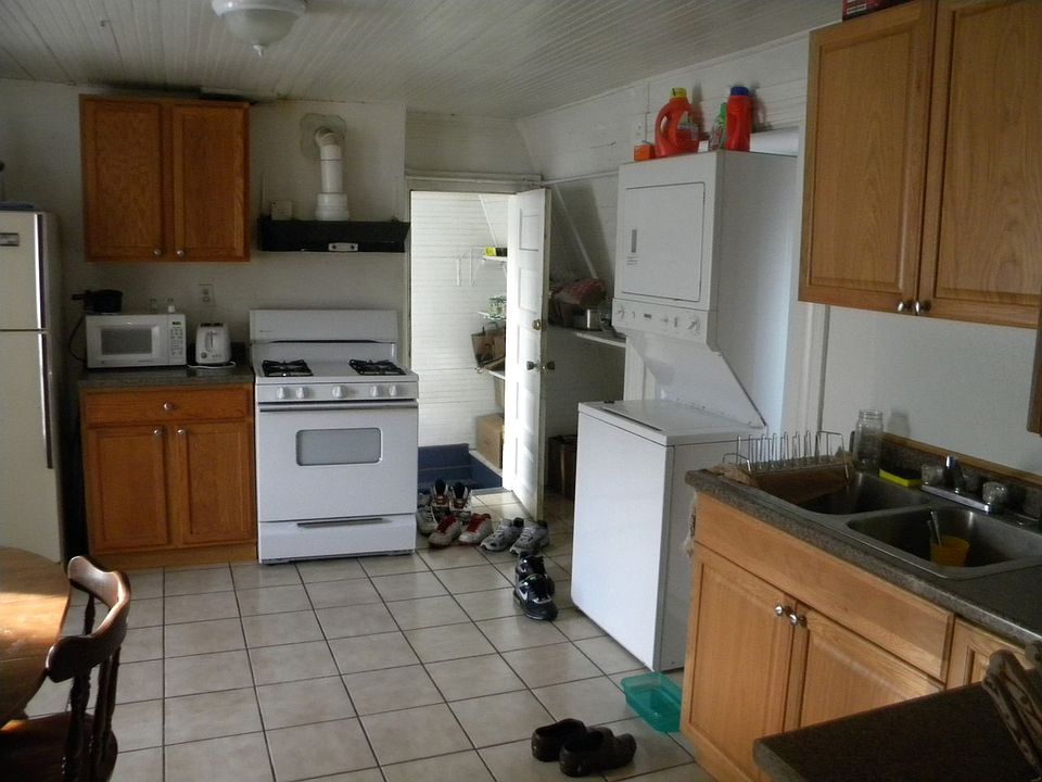 2nd image of 1025-27 12th Ave SE #2