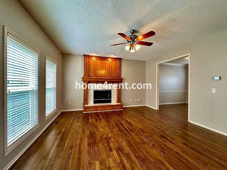 17825 W 160th St — Photo 11