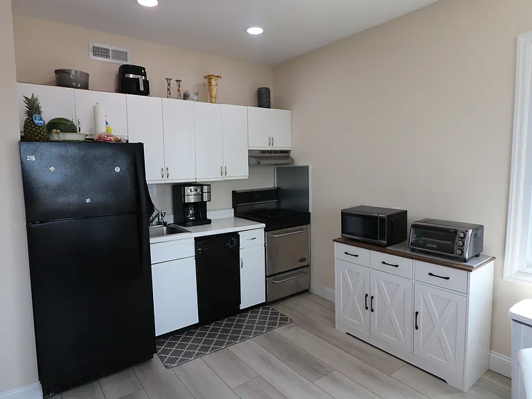 1 1/2 N Newport Ave #3A — Photo 6