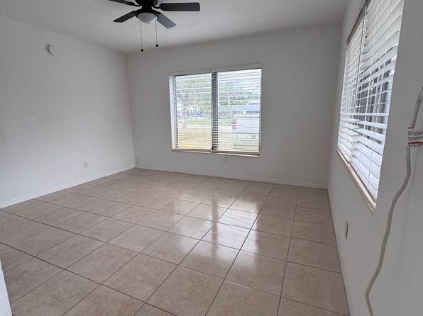 3871 SW 12th Pl APT 1