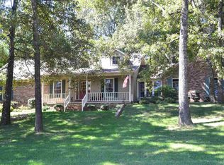 50 Woodgrove Dr, Jackson, TN 38305