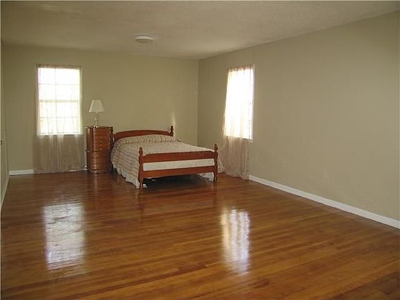 5th image of 4592 Bill Knight Ave