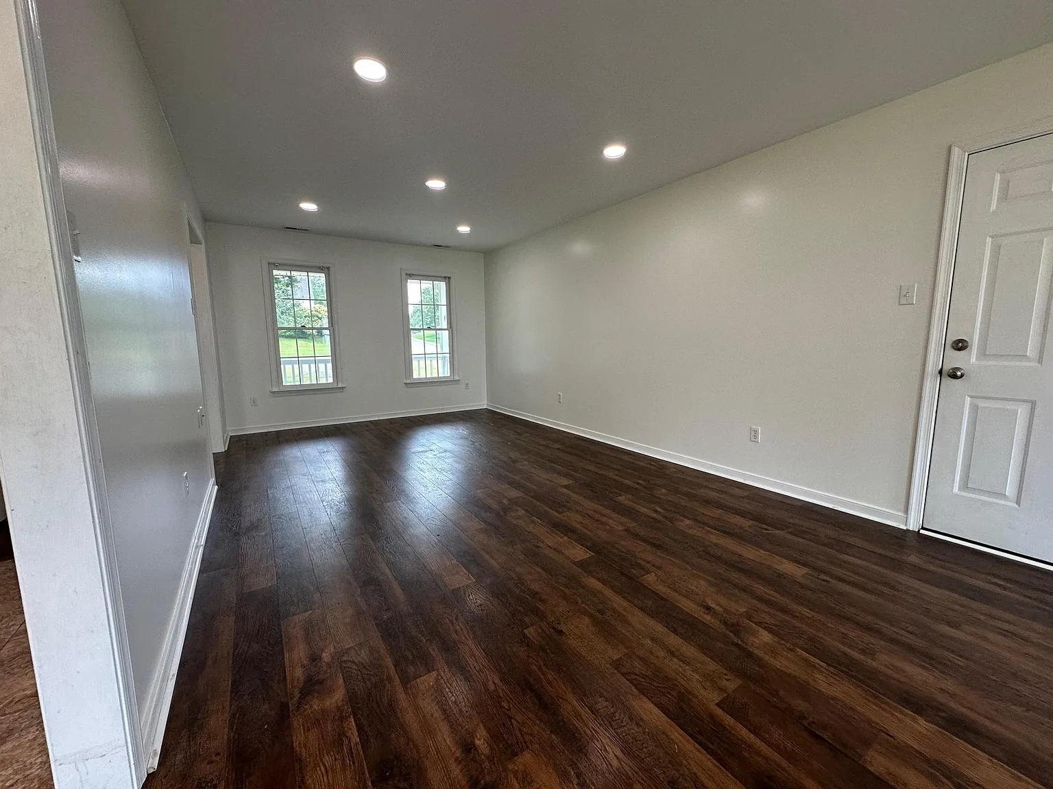 3 bed, 1284 sqft, $2,095 — Photo 3