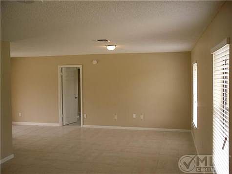 5th image of 16745 E Yorkshire Dr