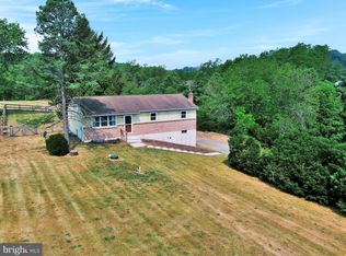 20 North Rd, Robesonia, PA 19551
