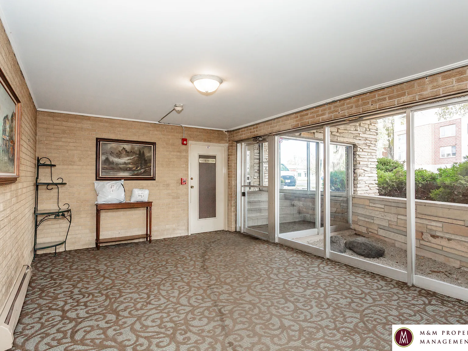 227 Des Plaines — Photo 4