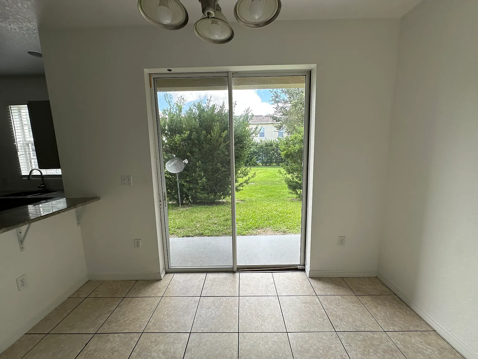 3 bed, 2.5 bath, 1330 sqft, $1,750 — Photo 4