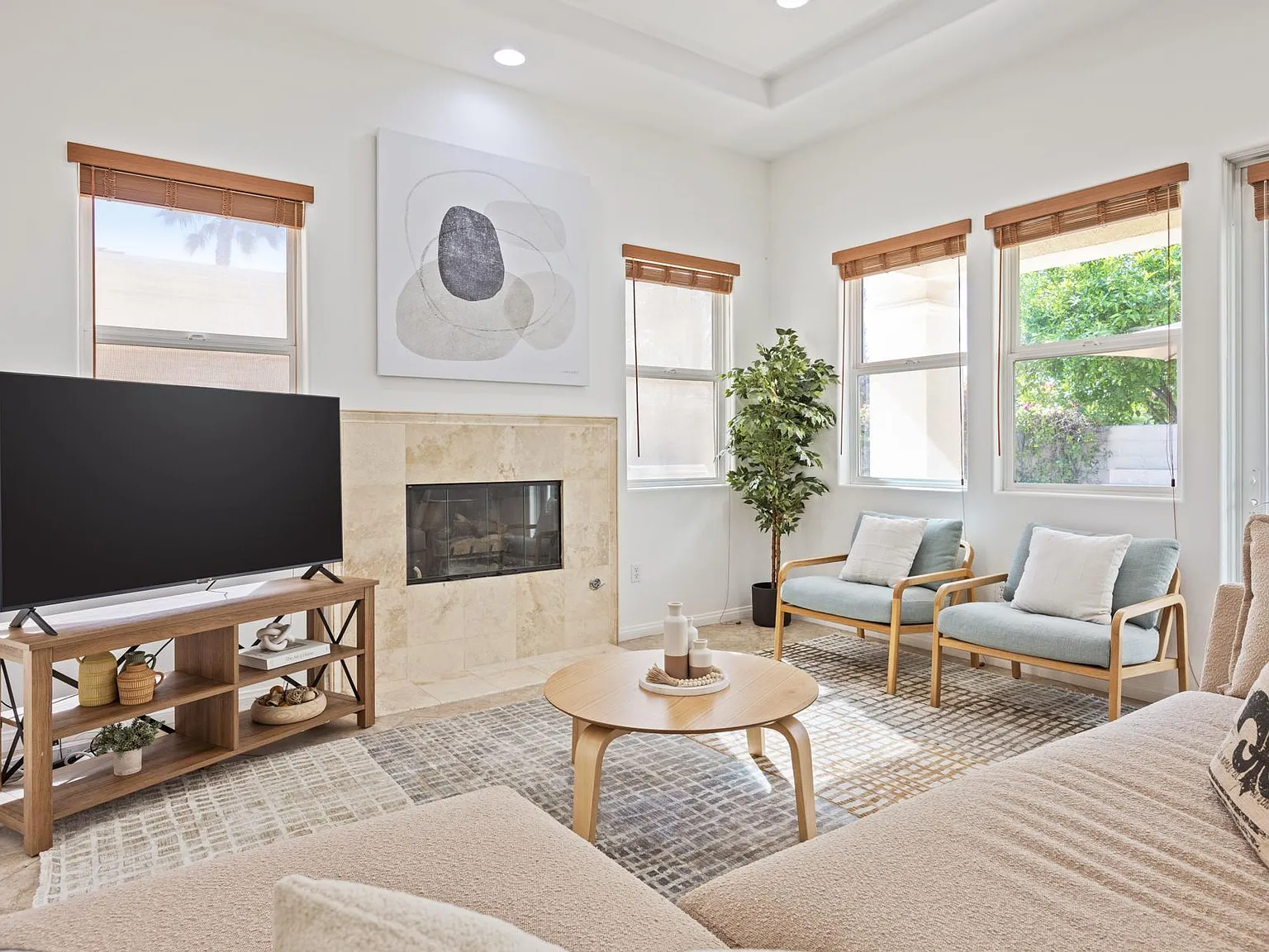 2 bed, 1371 sqft, $2,750 — Photo 2