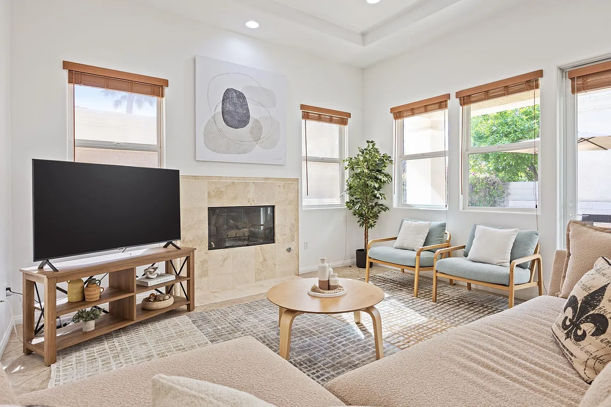 Living Room - 80783 Calle Azul