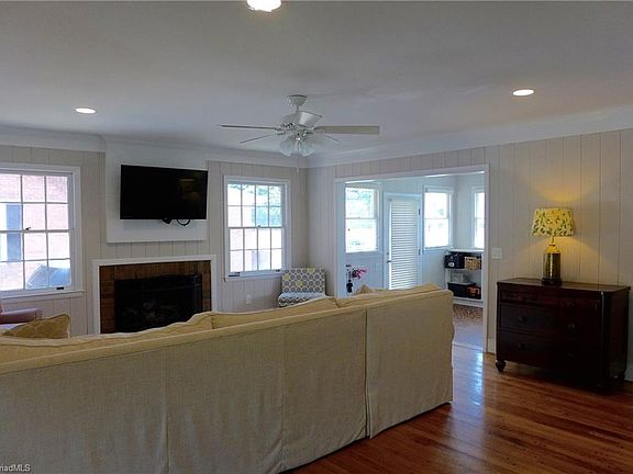 5th image of 2823 Northampton Dr
