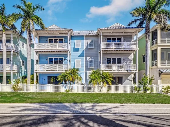 19134 Whispering Pines Dr, Indian Shores, FL 33785