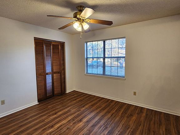 5th image of 3824 Honeysuckle Dr