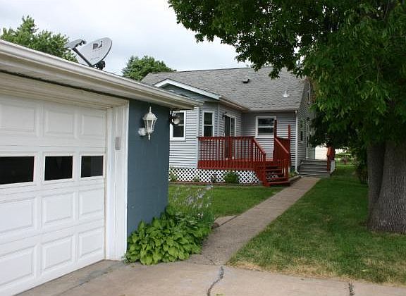 5th image of 2676 15th Ave E