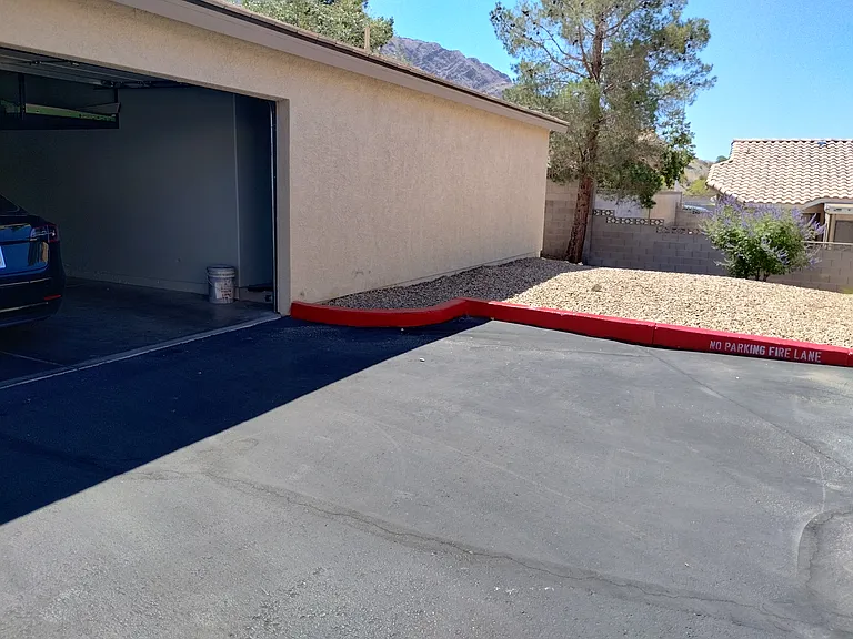 2 Car Garage/End unit