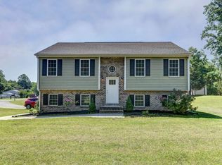 110 Penn Ln, Madison Heights, VA 24572