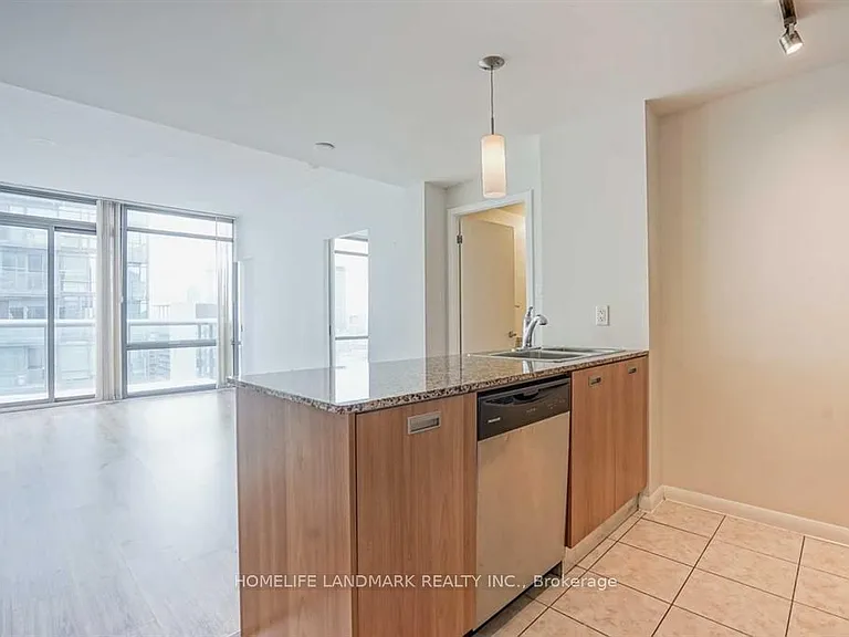 37 Grosvenor St #3401 — Photo 5