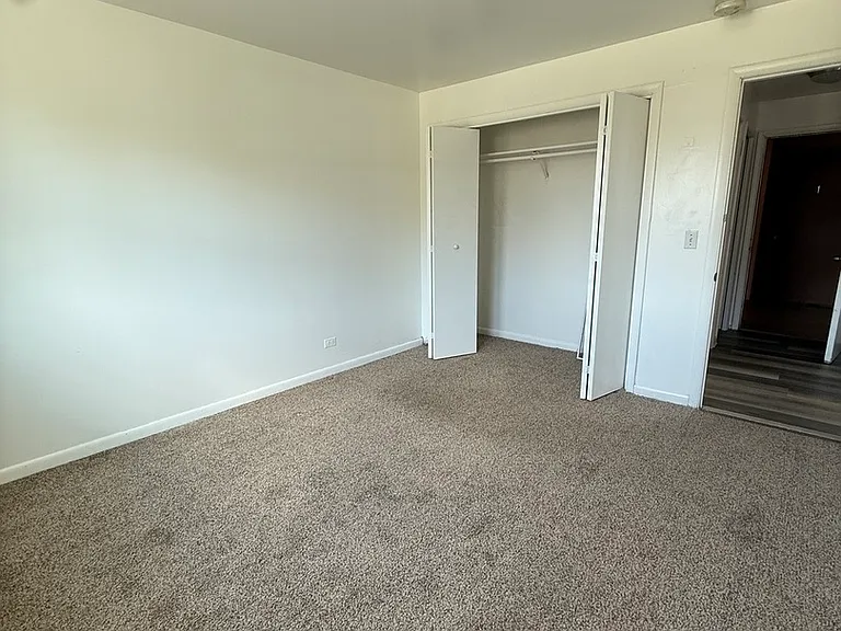 1627 Woodbine Dr #2 — Photo 2