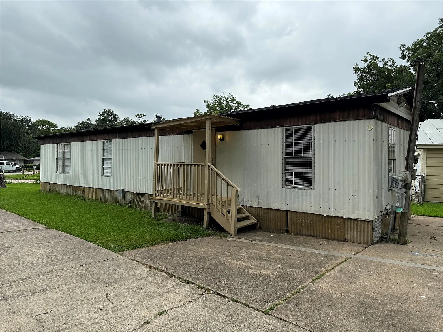 2 bed, 1.0 bath, 784 sqft, $950 — Photo 2